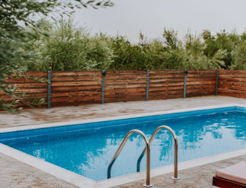 Reasons To Use Exposed Aggregate Concrete Around Your Pool